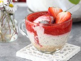 Cheesecake light con yogurt greco, fragole e semi di chia