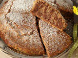 Torta bicolore vegana (zebra cake) con acquafaba