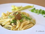 Pasta al sedano e zola con confettura di fichi