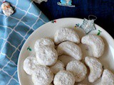 Kourabiedes, greek butter cookies