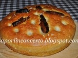 Focaccia con pomodori secchi e