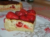 Pastiera con ciliege candite e fragole