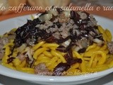 Pici allo zafferano con salamella e radicchio