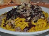 Pici allo zafferano con salamella e radicchio