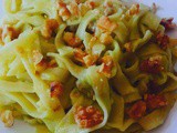 Recipe: Yummy Tagliatelle alla crema di zucchine, salsiccia e noci