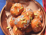 Goan Bhakkam Peda / Balushahi / Badusha