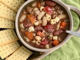 Slow cooker sausage pasta e fajioli soup