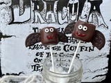 Vampire bat marshmallow pops #HalloweenTreatsWeek