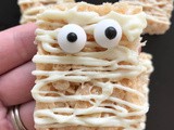 White chocolate mummy crispy rice treats #HalloweenTreatsWeek