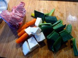 Gemüsesuppe mit Nudeln und Wienerwürstschen