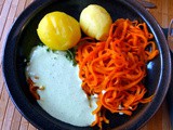 Möhren Zoodles mit Kräuter Dip