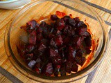 Rote Beete Gemüse,Joghurt Dip, Spiegelei