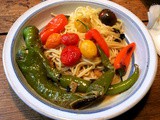 Spaghetti mit Snackpaprika,Peperoni,Obstsalat,vegetarisch