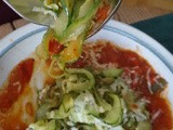 Zucchini Zoodles,Tomatensauce Tomatensalat