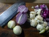 Zwiebelsauce,Kartoffelstampf, Weißkrautsalat,Birnenmus