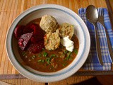 Zwiebelsauce,Snödel,Rote Beete Salat