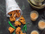 Peyaji Aam Ada diye | Crispy Pyazi | Onion Pakora | Kanda Bhaji | Onion Fritters