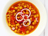 Spicy Chickpeas: Sour Chickpeas or Khatte Chhole