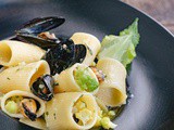 Mezzi paccheri cozze e broccolo