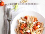 Penne pomodori confit e feta greca: profumate e leggere