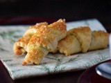 Mini Croissant Cookies with Nutella Filling