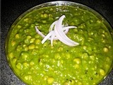 Spinach green peas curry