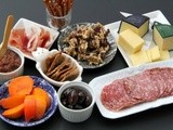How to Put Together a Cheese and Meat Plate