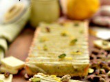 Crostata al cioccolato bianco, limone e pistacchi di Bronte