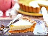 Crostata con pesche caramellate e panna cotta al pistacchio