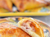 Fagottini di sfoglia con prosciutto e formaggio (San Daniele messinesi)