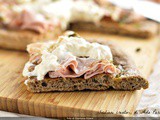 Focaccia integrale con mortadella burrata e pistacchio