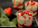 Mousse al cioccolato bianco con composta di fragole