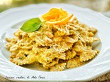 Pasta al pesto di fiori di zucca e mandorle
