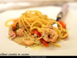 Pasta con i frutti di mare su salsa di pane