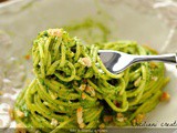 Spaghetti al pesto di cavolo nero con noci, mandorle e pinoli