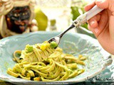 Tagliatelle integrali alla maggiorana, con crema di piselli e patate