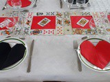 Déco de table pour 100 personnes avec des jeux de cartes (budget 20 euros)