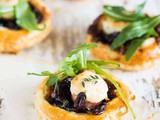 Caramelized onion and goat cheese bites with puff pastry