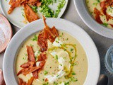 Creamy asparagus soup with crispy ham