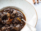 Slowcooker : Stew with prunes and cinnamon