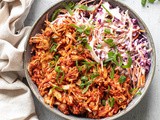 Spicy jackfruit with cole slaw