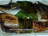 Simple Pan Fried Norwegian Blue Mackerel with Pandan Leaves (Screwpines)