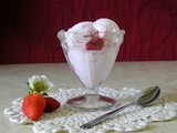 Eggless Strawberry Ice Cream