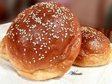 לחמניות מבצק שמרים עם קוטג'
