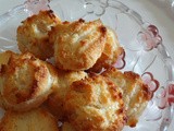 Coconut Macaroons (#Eggless)
