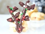 Chocolate Pretzel Reindeer