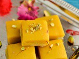 Kesar Mawa Burfi Recipe | Kesar Milk Powder Burfi | Kesar Burfi Recipe | Easy Holi Sweet Recipe