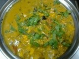 Chat pat paneer (cottage cheese in spicy and sour gravy)