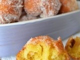 Frittelle pinoli ed uvetta