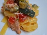 Tagliatelle carciofi zucchine e salmone